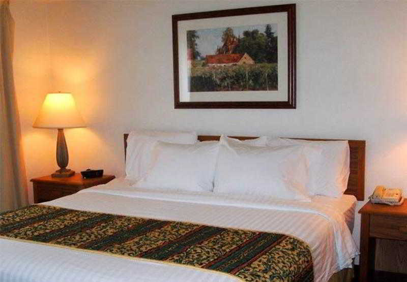 Hotel Canton North Canton